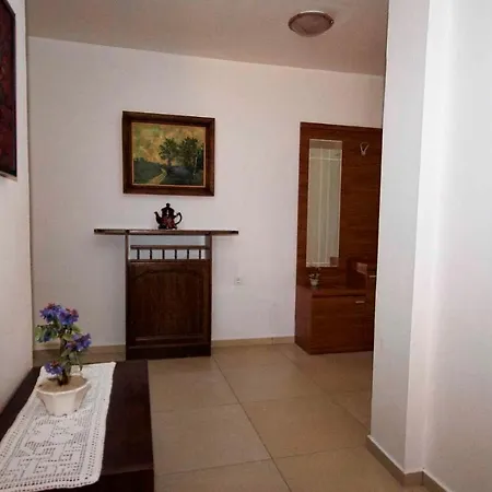 30 Apartment *